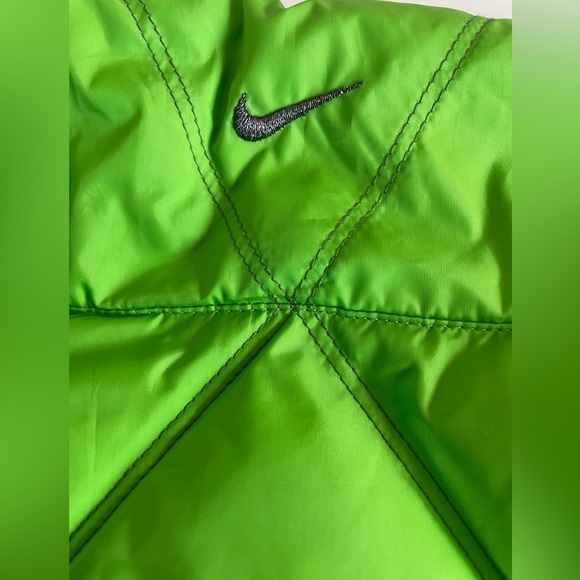 Girls Nike Puffer down Vest Reversible - Olive Green and Bright Lime Green. - Picture 9 of 13